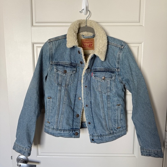 Levi’s Original Sherpa Trucker Denim Jacket - Picture 2 of 7